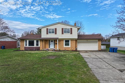337 Bella Vista Dr, Grand Blanc, MI, 48439-1506 | Card Image