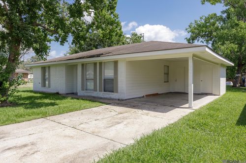 209 Cardinal St, Labadieville, LA, 70372-2063 | Card Image