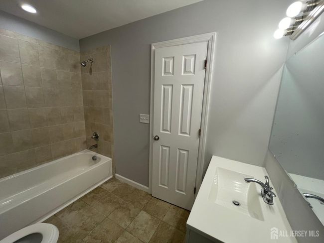171 Washington Rd, House other with 5 bedrooms, 2 bathrooms and null parking in Sayreville NJ | Image 11
