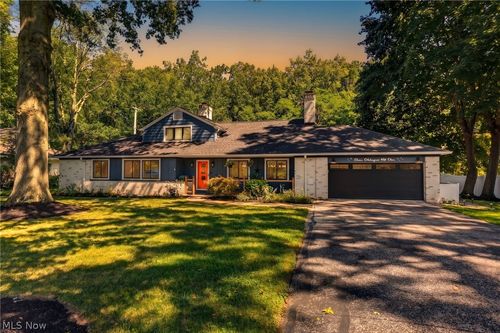 11 Wintergreen Hill Dr, Painesville, OH, 44077-5327 | Card Image