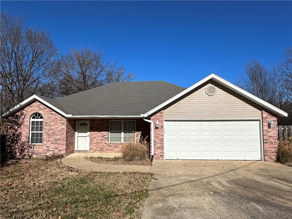 14 Blairgowrie Circle, For Sale in Bella Vista Zoocasa