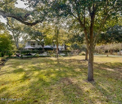 138 Saint Charles St, Bay Saint Louis, MS, 39520-4115 | Card Image