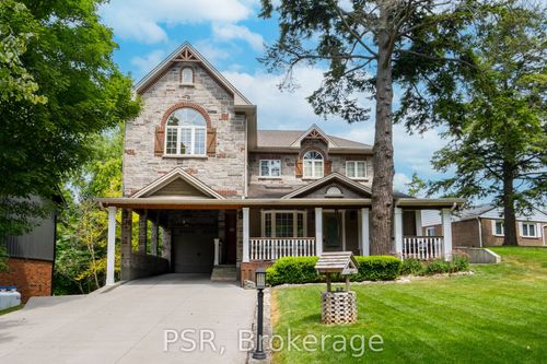 124 Elmpine Trail, King City, ON, L7B1K4 | Card Image