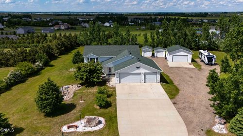 5900 Woodrow Dr, Bismarck, ND, 58504-6001 | Card Image