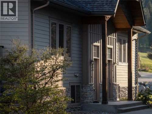 404-1901 Choquette Avenue, Nelson, BC, V1L7B8 | Card Image
