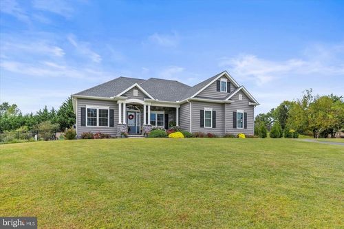 9 Darlyn Dr, LITTLESTOWN, PA, 17340-6400 | Card Image