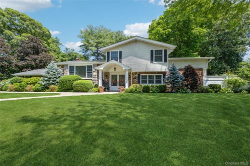 43 Viola Dr, Glen Cove, NY, 11542-3323 | Card Image