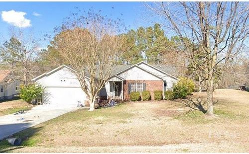 212 Remington Dr, Midway Park, NC, 28544-1673 | Card Image