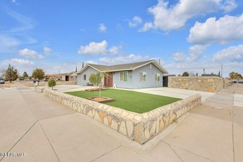 2700 Berwick Rd, El Paso, TX, 79925-5204 | Card Image