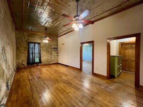 1-211 W Washington Ave, Navasota, TX, 77868-2949 | Card Image