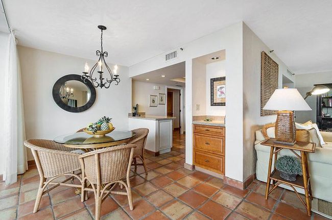 APT-11C - 5070 N Ocean Dr, Condo with 2 bedrooms, 2 bathrooms and null parking in Riviera Beach FL | Image 4