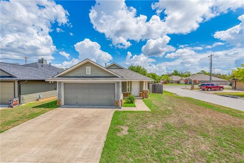 1033 Fallbrook Loop, College Station, TX, 77845-3550 | Card Image