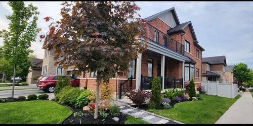 64 Alden Sq, Ajax, ON, L1T4Z1 | Card Image