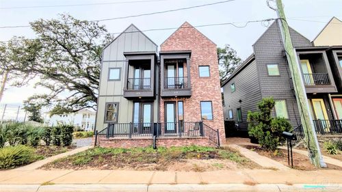 379 S Clubbs St, Pensacola, FL, 32502-5502 | Card Image