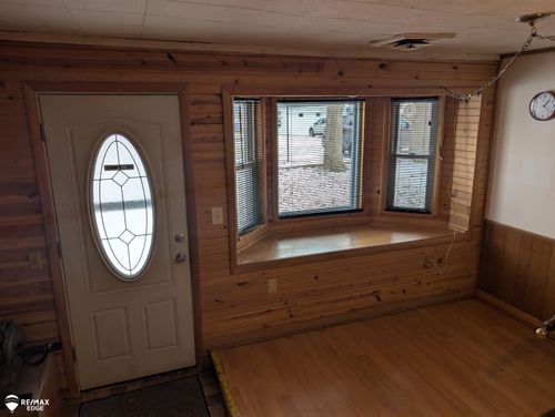 710 Lakeshore Dr, Columbiaville, MI, 48421-9734 | Card Image