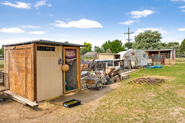 View of poultry coop featuring a yard | Image 22
