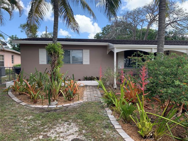 5842 Harding St, House other with 3 bedrooms, 2 bathrooms and null parking in Hollywood FL | Image 5