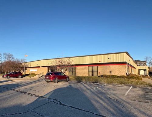 6060 Huntington Ct Ne, Cedar Rapids, IA, 52402-1268 | Card Image