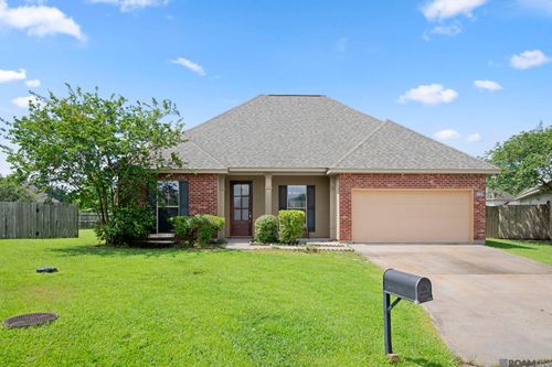 9144 Kanawaha Ct, Denham Springs, LA, 70726-7878 | Card Image