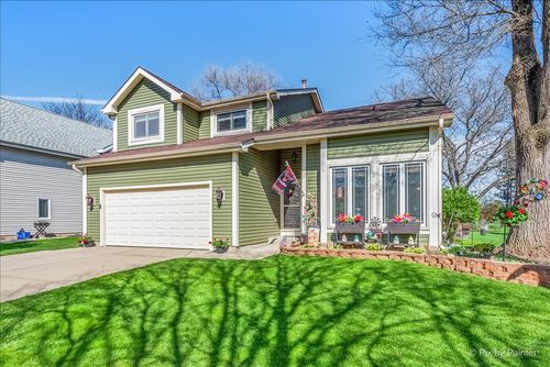 1097 Amberwood Dr, Crystal Lake, IL, 60014-8564 | Card Image