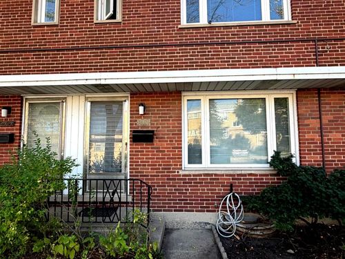 2507 W Howard St, Chicago, IL, 60645-1505 | Card Image