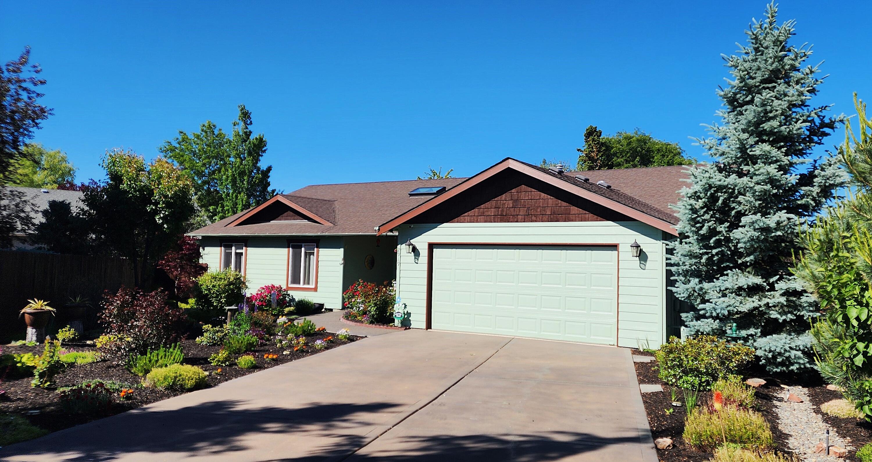 Pinnacle Pl, Bend, OR 97701