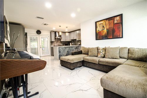 5601 Sw 38th St, Davie, FL, 33314-2721 | Card Image