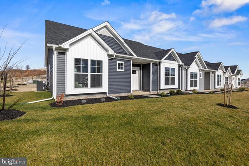 69-121 Coastal Dr, HANOVER, PA, 17331-8405 | Card Image