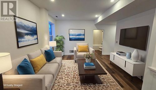 lower-44 Calverley St, Orillia, ON, L3V3T5 | Card Image