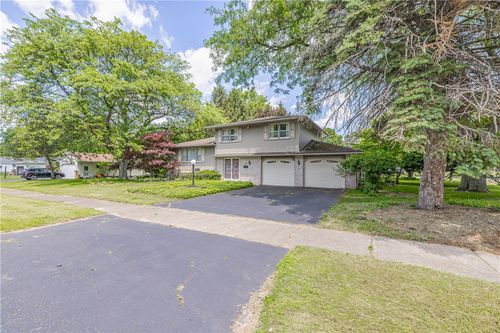 7 Rick Edge Cir, Irondequoit, NY, 14609-3226 | Card Image