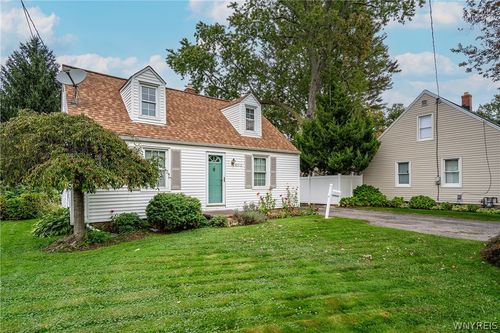 8512 Frontier Ave, Niagara Falls, NY, 14304-3431 | Card Image