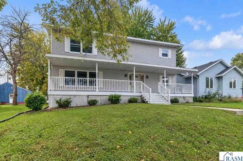915 N Valley St, New Ulm, MN, 56073-1136 | Card Image