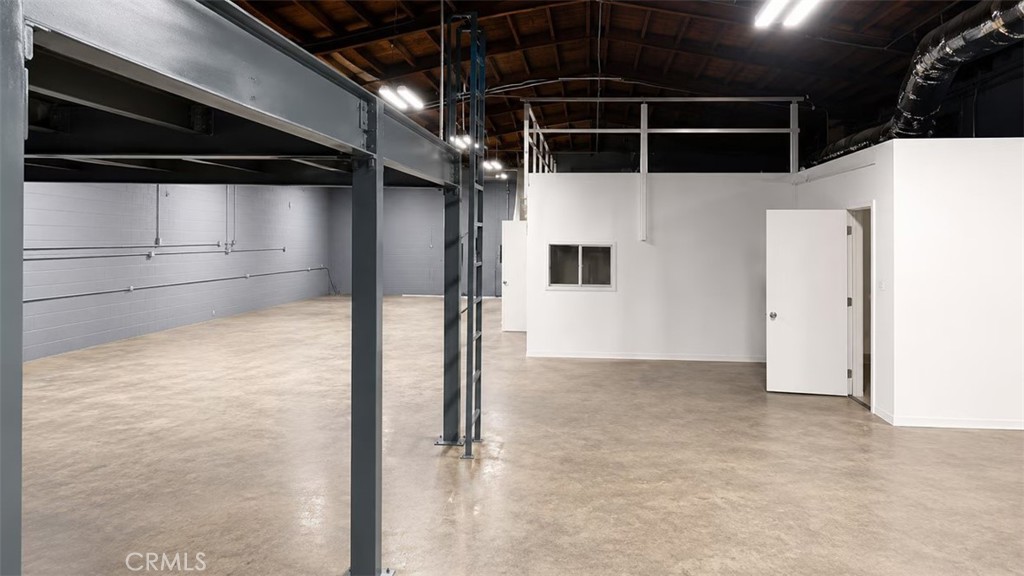 Commercial Sale in Lawndale 4