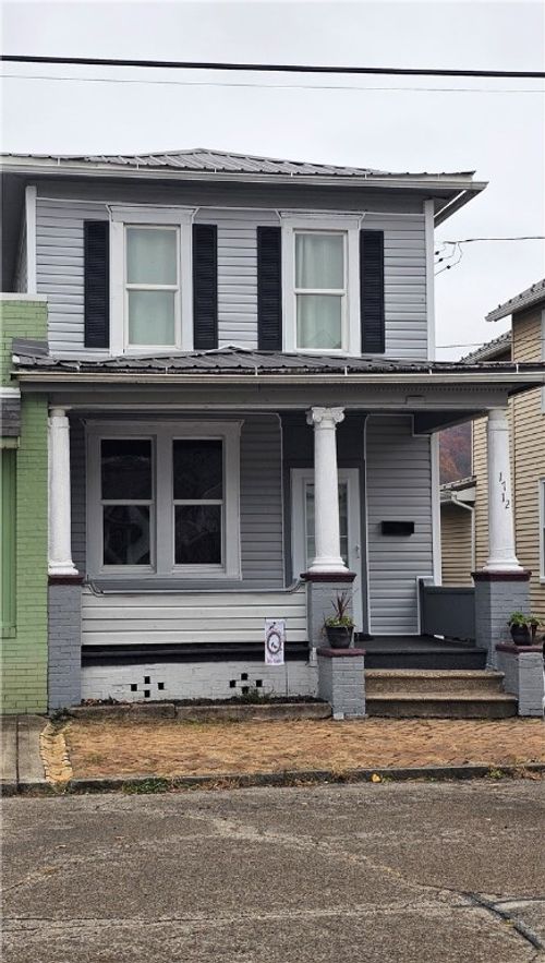 1712 4th Ave, Beaver Falls, PA, 15010-4025 | Card Image