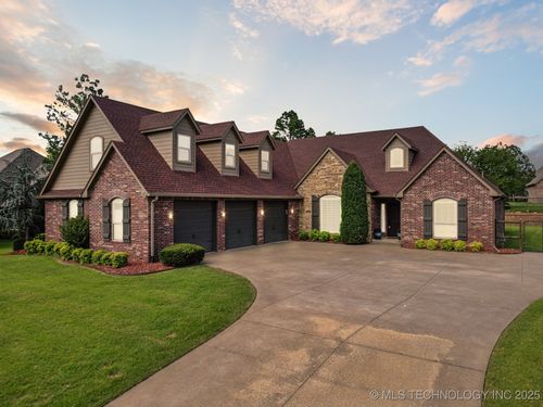 313 Waterford St, Catoosa, OK, 74015-5990 | Card Image
