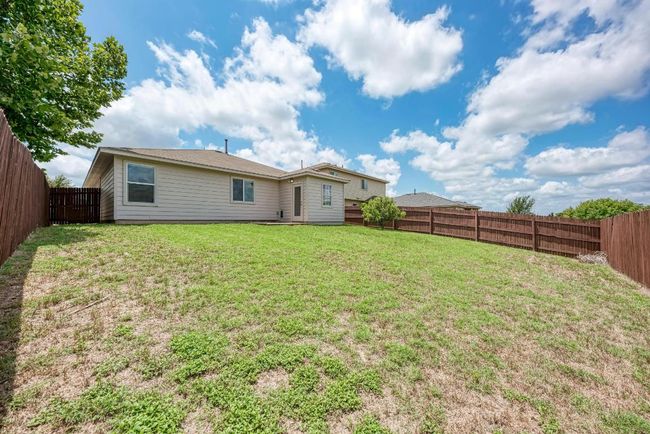 486 Nottingham Loop, House other with 3 bedrooms, 2 bathrooms and 4 parking in Kyle TX | Image 33
