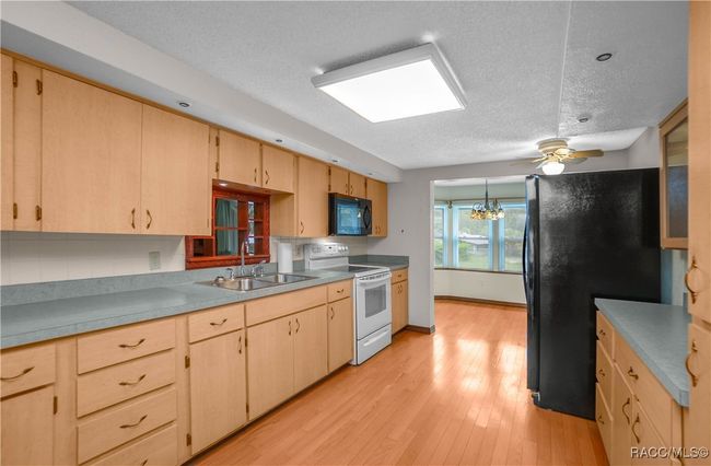 19343 Se 91 St Ln, House other with 3 bedrooms, 2 bathrooms and 1 parking in Ocklawaha FL | Image 11
