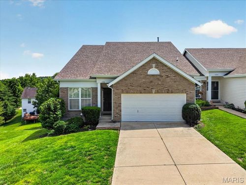 160 Hunters Run Ct, Eureka, MO, 63025-1074 | Card Image