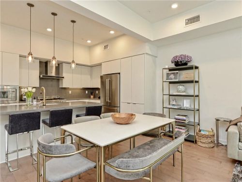 unit-2-2003 Wilson St, Austin, TX, 78704-5259 | Card Image