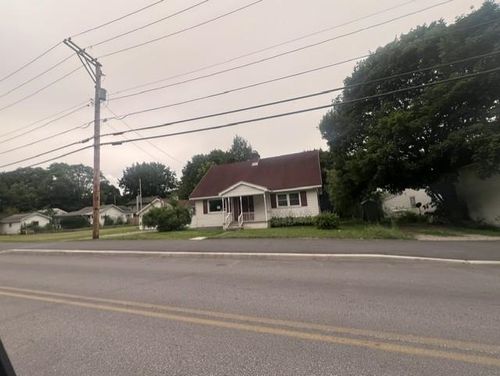903 Gage St, Bennington, VT, 05201-2057 | Card Image
