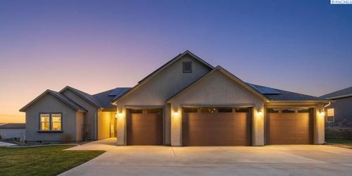 6832 Collins Rd, West Richland, WA, 99353-8336 | Card Image