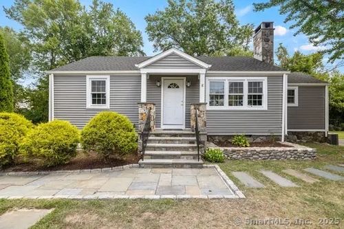 6 Lyncrest Dr, Norwalk, CT, 06851-6002 | Card Image