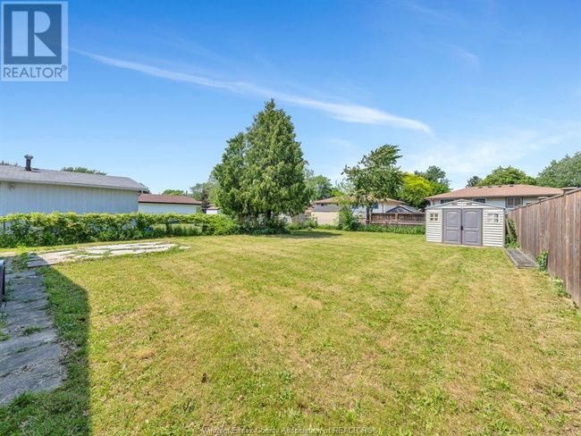 10670 Lambeth Rd, House other with 3 bedrooms, 2 bathrooms and null parking in Windsor ON | Image 35