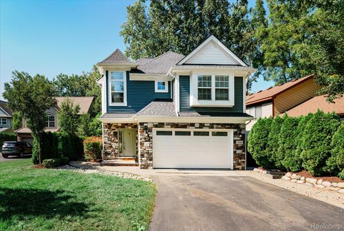 1036 Pelham Blvd, Waterford, MI, 48328-4253 | Card Image