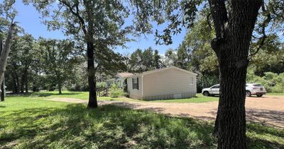 206 Shadow Oak Drive, House other with 4 bedrooms, 2 bathrooms and null parking in Bastrop TX | Image 3