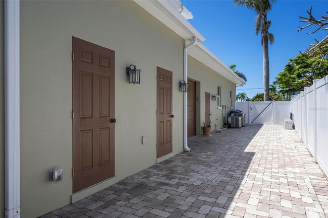 606 Crestwood Ln, House other with 4 bedrooms, 5 bathrooms and null parking in HOLMES BEACH FL | Image 78