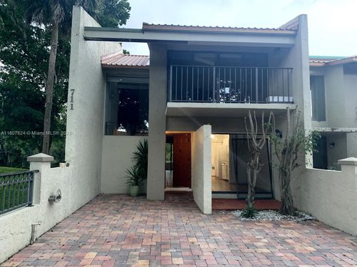 apt-5-711 E Coco Plum Cir, Plantation, FL, 33324-3752 | Card Image