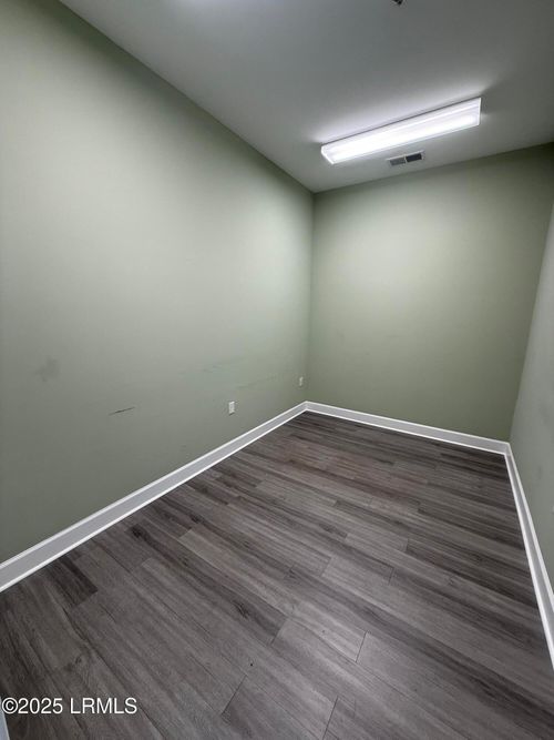 309-711 Bladen St, Beaufort, SC, 29902-4968 | Card Image