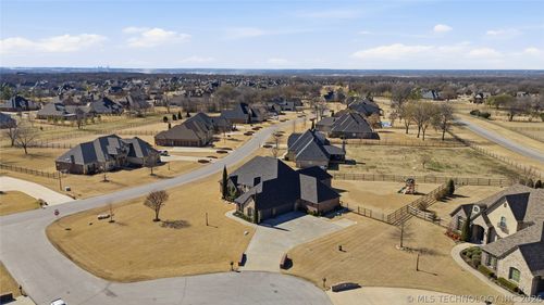6502 Oakwood Cir, Owasso, OK, 74055-7456 | Card Image