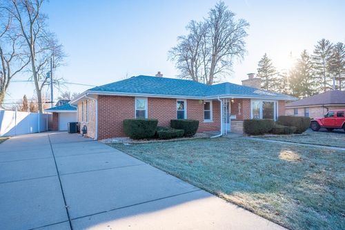 5919 109th Pl, Chicago Ridge, IL, 60415-2215 | Card Image